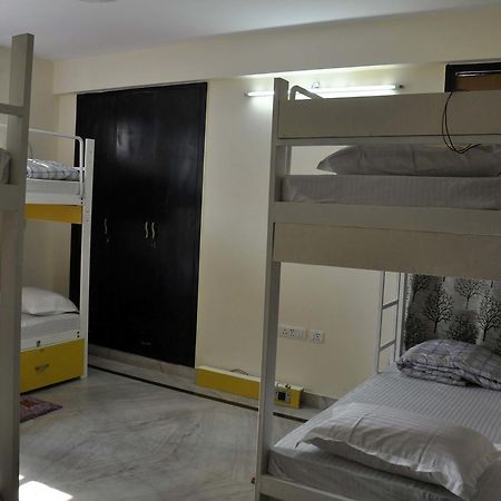 Friends Hostel New Delhi Exteriör bild