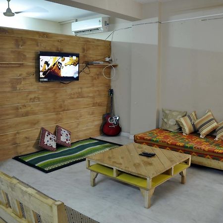 Friends Hostel New Delhi Exteriör bild