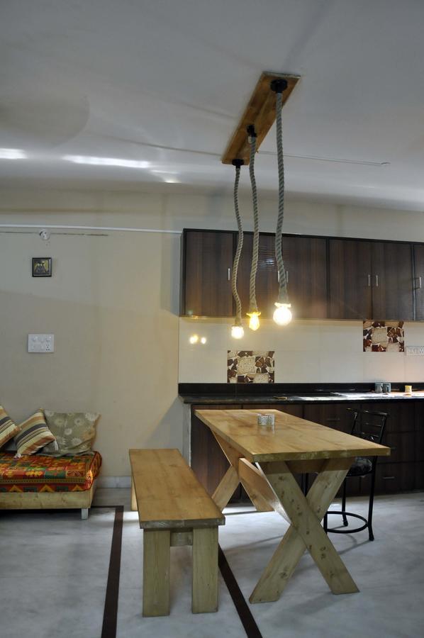 Friends Hostel New Delhi Exteriör bild