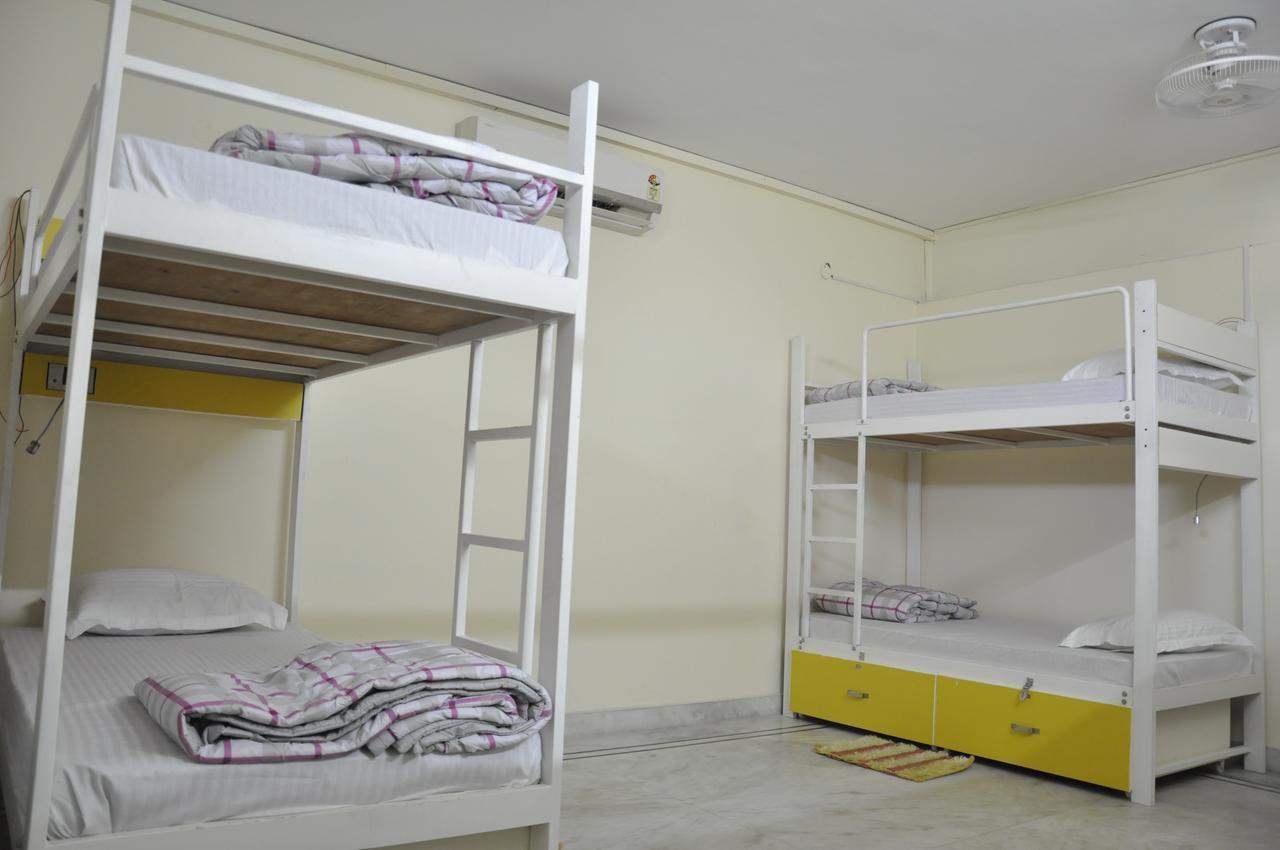 Friends Hostel New Delhi Exteriör bild