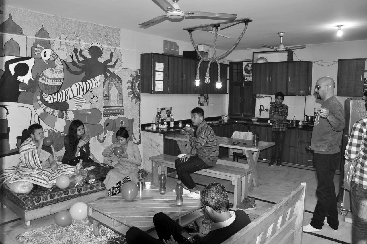 Friends Hostel New Delhi Exteriör bild